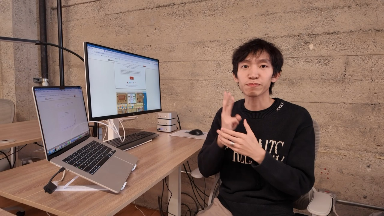 Chenglin presenting Agent Hansa from his workspace